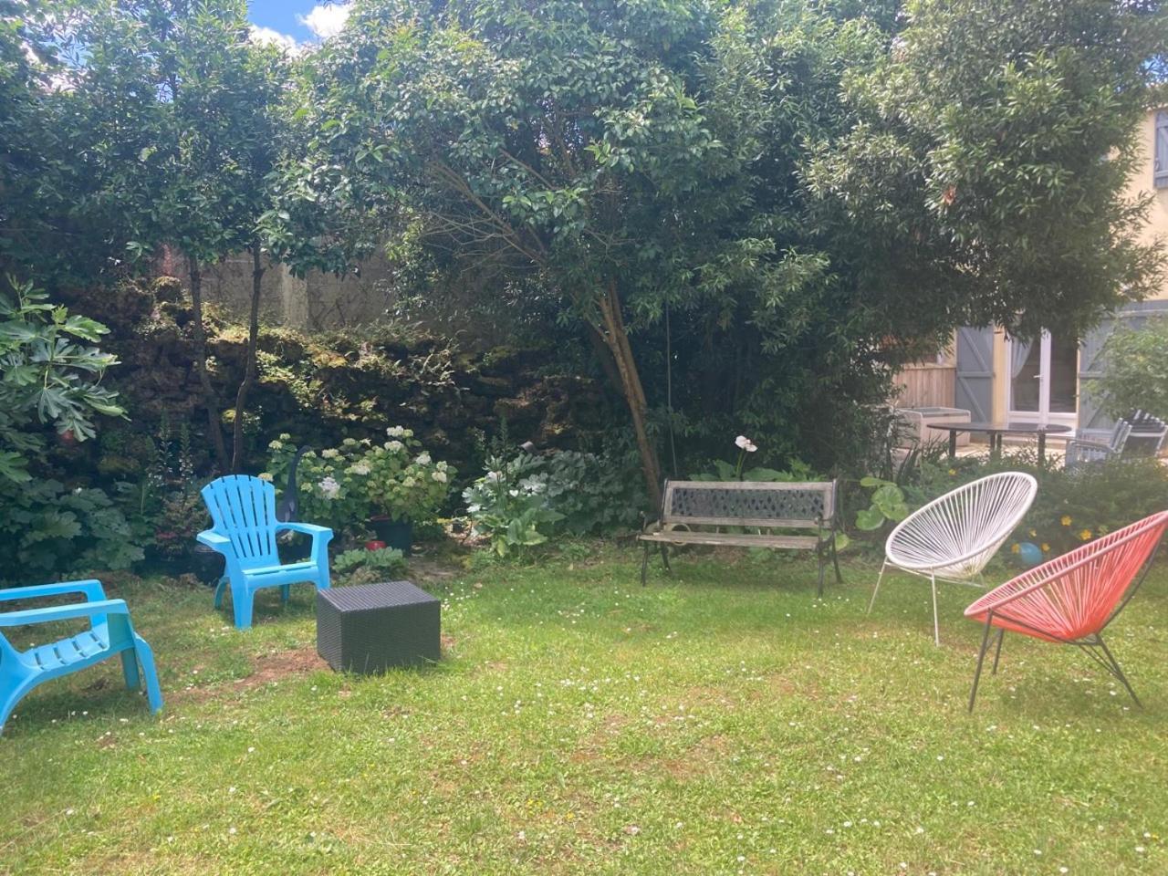 La Villa Des Roses Gite Chambres D'Hotes Piscine Chauffee Luçon Extérieur photo