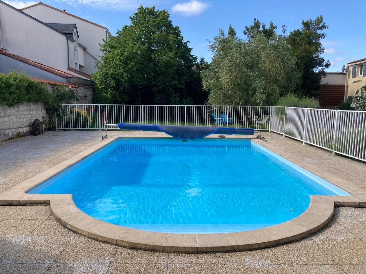 La Villa Des Roses Gite Chambres D'Hotes Piscine Chauffee Luçon Extérieur photo